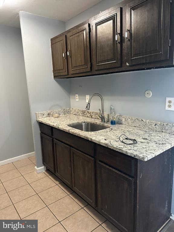 Foto del edificio - 2727 Rhawn St