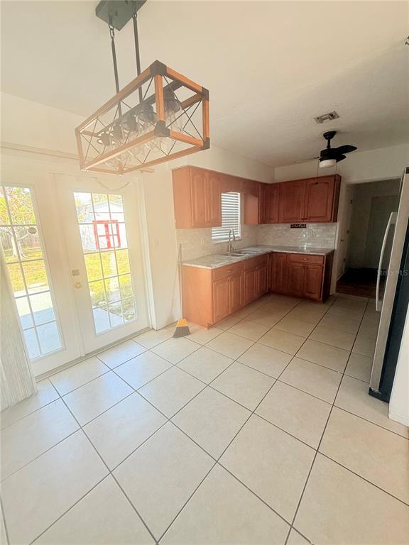 Foto del edificio - 751 72nd Ave N