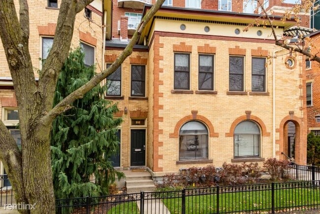 Building Photo - 2 br, 2 bath Townhome - 22 W. 4th Ave