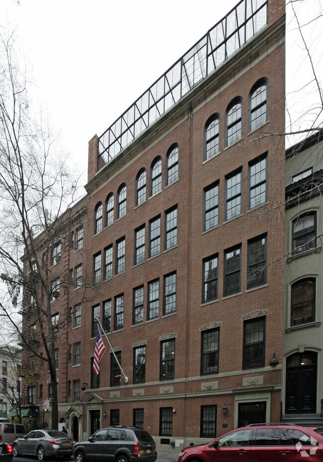 Building Photo - 136 E 78th St