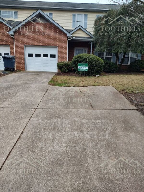 Building Photo - 901 Autumn Oaks