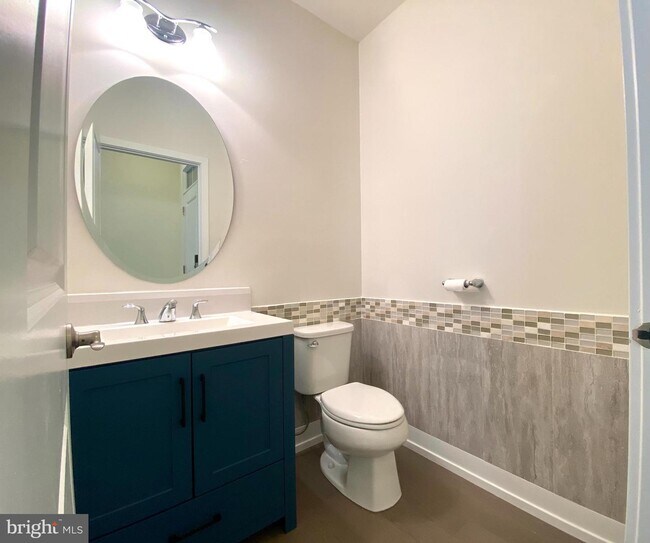 Foto del edificio - 1011 Lakeview Ct
