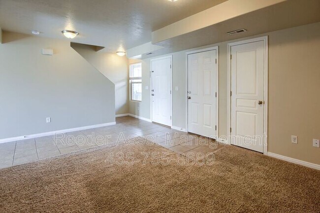 Building Photo - 145 Arlington Way