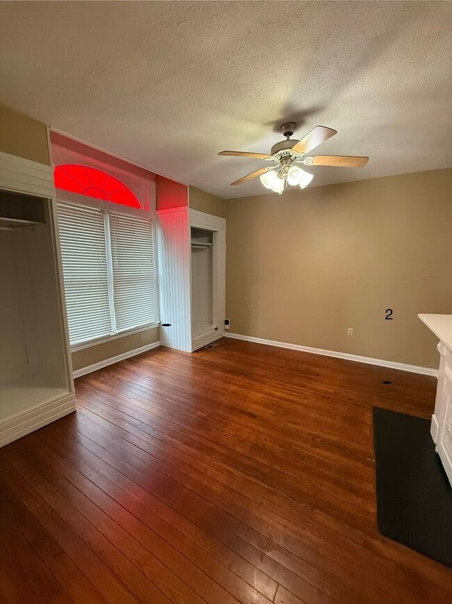 Photo - 711 W Maxwell St Apartment