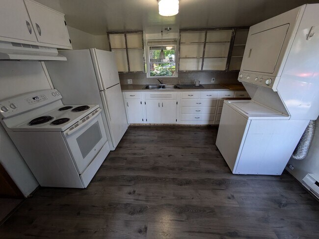 Building Photo - 10121 Lake Steilacoom Dr SW