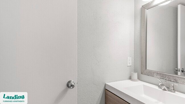 Foto del edificio - 5301 Overton Ridge Blvd