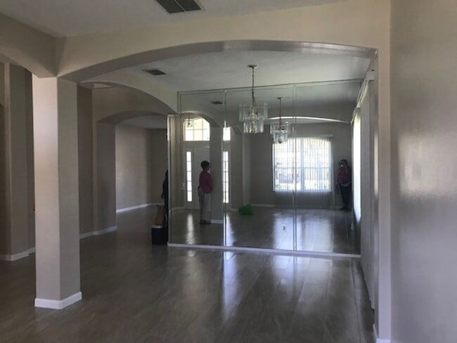 Building Photo - 1-Story Home. Gated Community