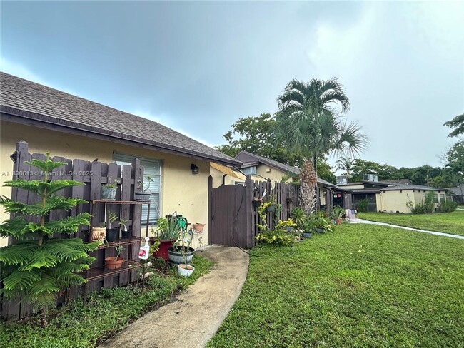 Building Photo - 124 Fox Rd