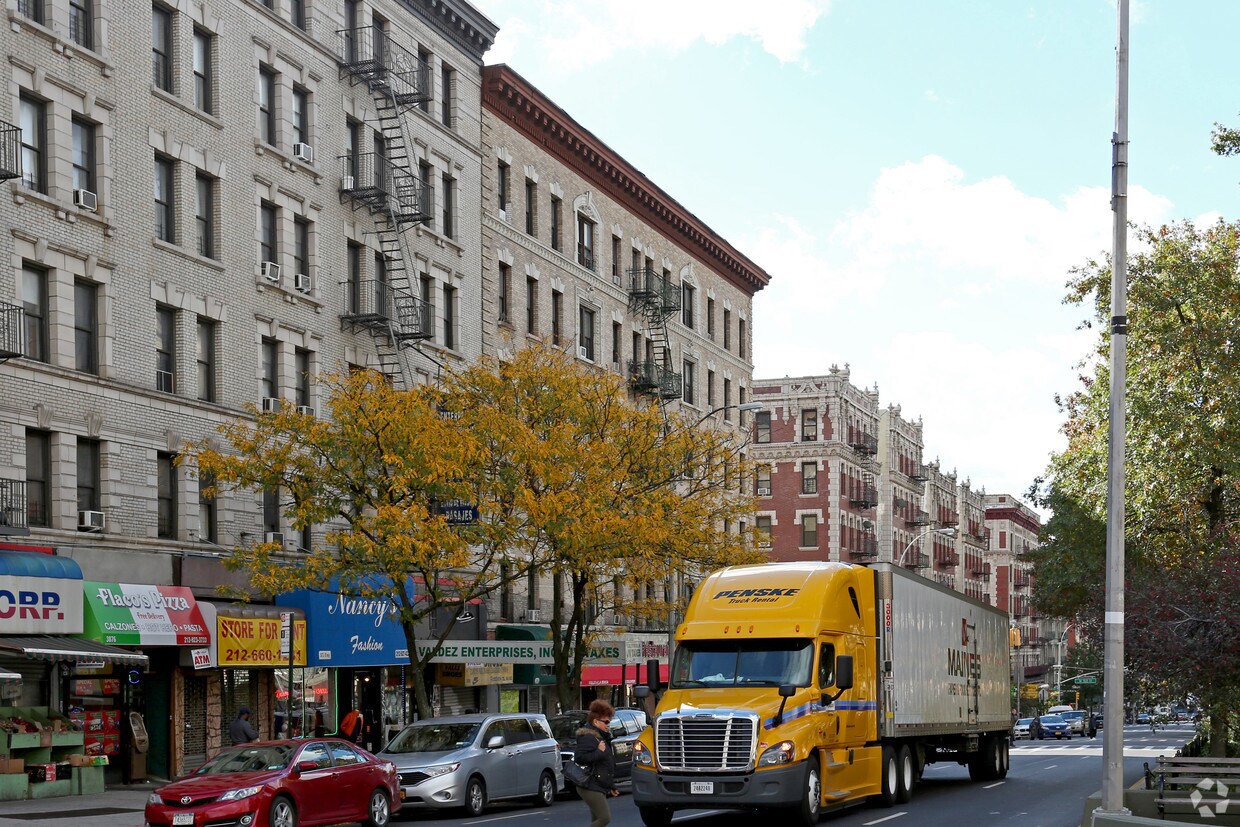 Building Photo - 3860-3866 Broadway
