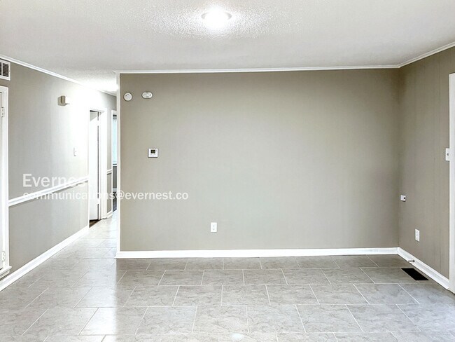 Foto del edificio - 825 W South St
