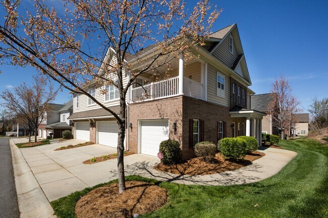 Foto del edificio - Great Ballantyne Location; Great Schools; ...