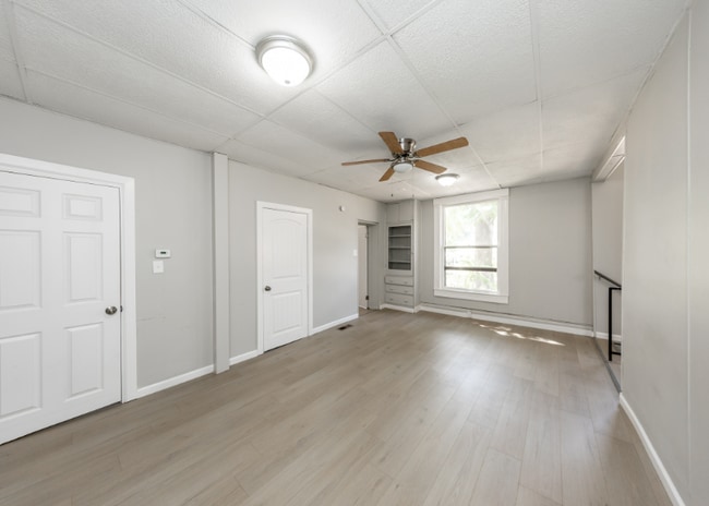 Building Photo - 1041 Lake Ave