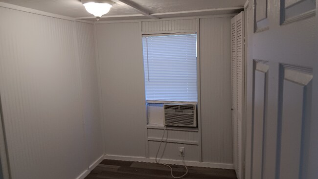 Foto del edificio - 7008 Chestnut Dr