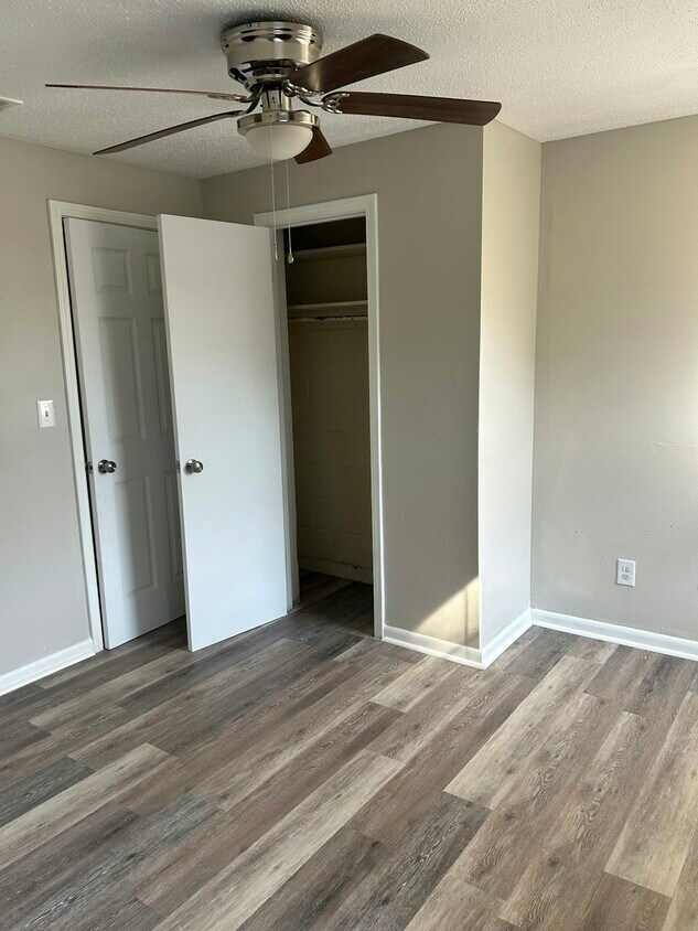 Foto principal - 1116 Ash Ave