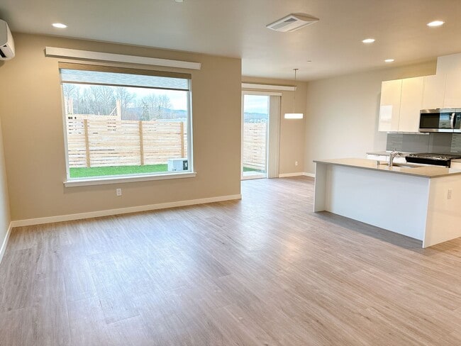 Foto del edificio - Available February 1st! Newer, Energy-Efficient 3 bdrm, 2.5 bath in Bellingham