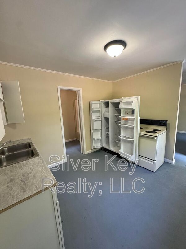 Building Photo - 250 Co Rd 129