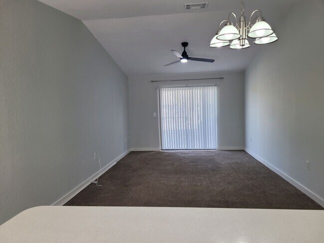 Foto del edificio - A delightful 2/2 Villa located in Spring Hill Florida