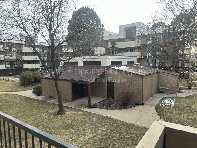 Photo - 364 S Ironton St Apartment