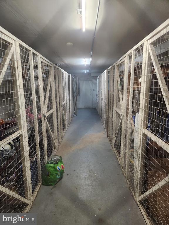 Building Photo - 4367A Americana Dr