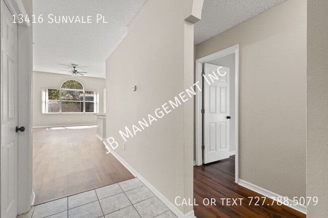 Building Photo - 13416 Sunvale Pl