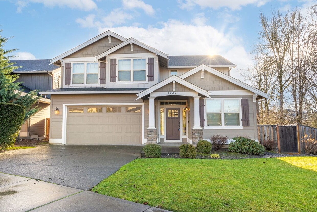 Primary Photo - Beaverton/Murray Hill Home - 5 Bd, 3ba - 2...