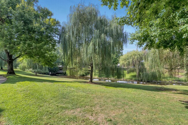 Foto del edificio - 14 Gentry Dr