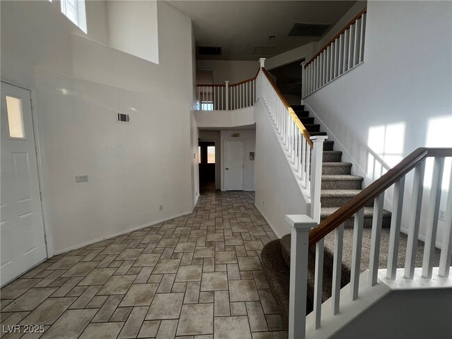 Foto del edificio - 8751 Quintane Ln