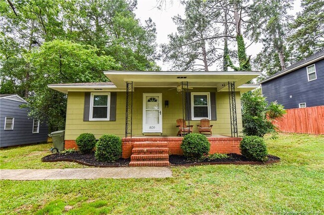 Building Photo - 809 Carolina Ave