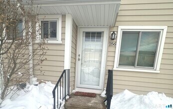 Building Photo - 256 Monticello Dr