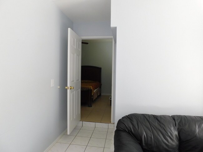 Building Photo - 1113 W Avenue P