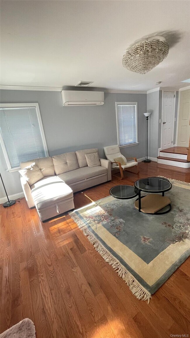 Foto del edificio - 80-15 260th St
