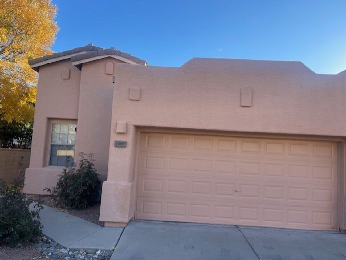 Foto principal - 3 bed 2 bath Home in Cottonwood Commons Co...