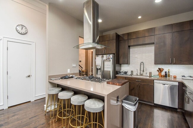 Foto del edificio - 1211 Rosine St