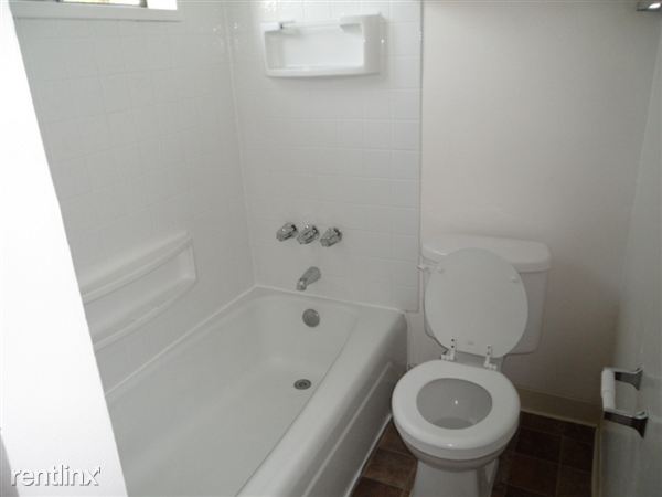 Building Photo - 807 Embarcadero del Norte