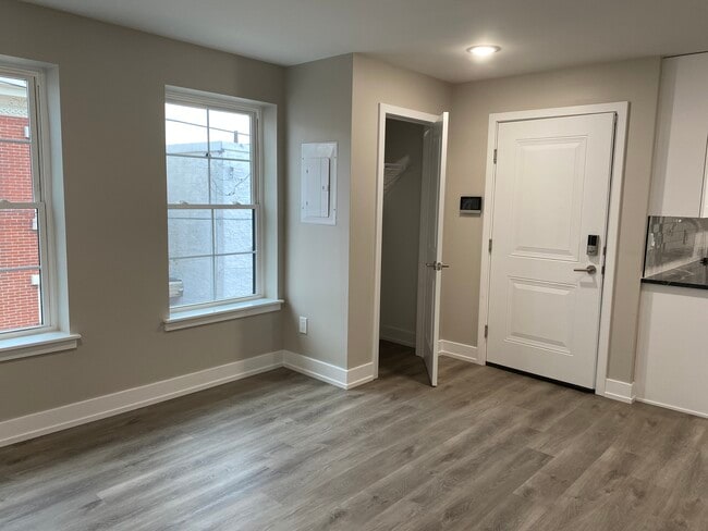 Livingroom - 1716 Jackson St
