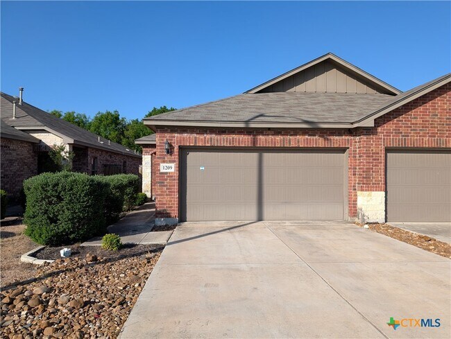 Building Photo - 1209 FM306