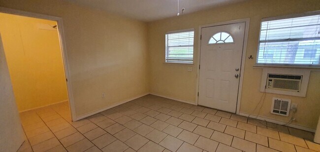 Building Photo - 16 E Avenue G