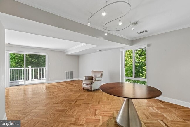 Foto del edificio - 1740 Oakwood Terrace