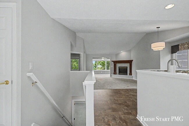 Building Photo - 2107 Blue Bell Way