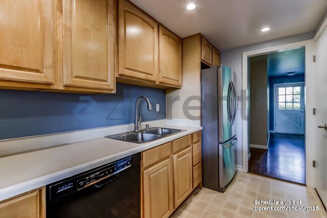 Building Photo - 70 Fountainhead Ct