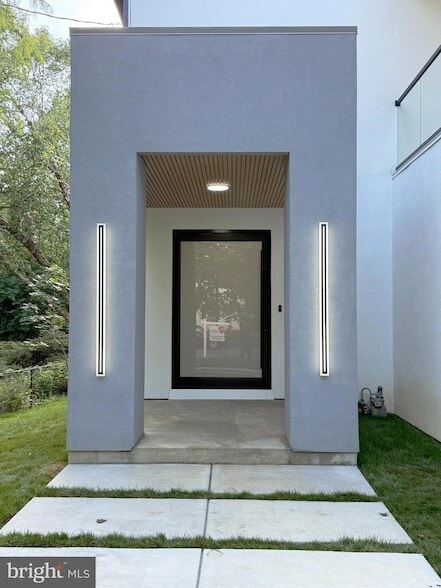 Building Photo - 8908 Mohawk Ln