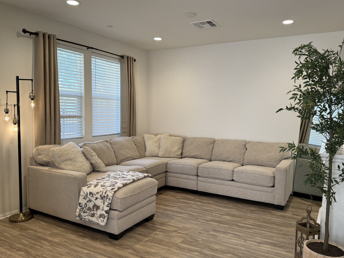 Bright, open living room with large windows - 5020 Verdugo Way