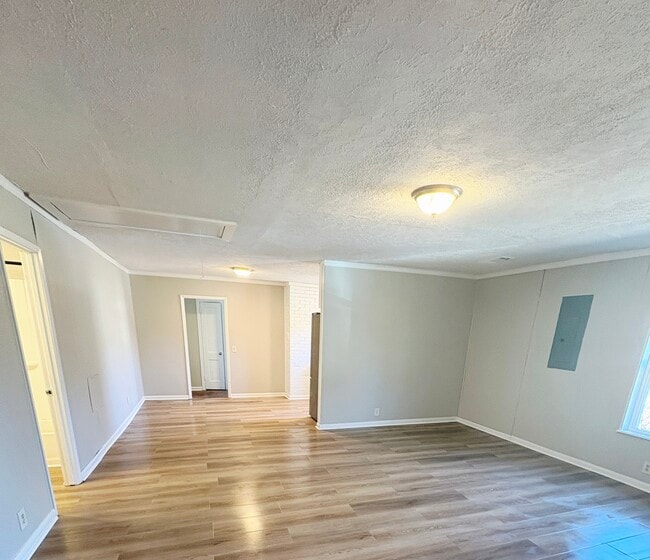 Foto del edificio - 1281 Turner Rd