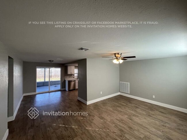 Building Photo - 6231 Seabreeze Dr