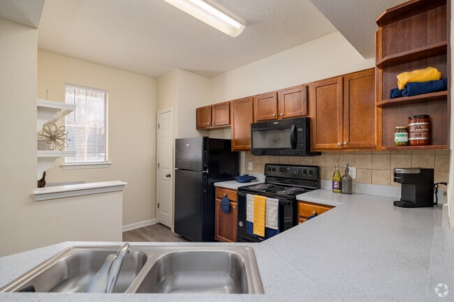 Interior Photo - LANDING SQUARE