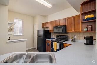 Interior Photo - LANDING SQUARE