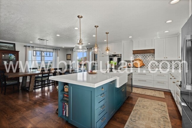 Building Photo - 772 E 2075 S