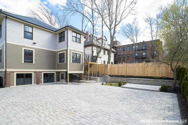 Foto del edificio - 23 Winslow Rd
