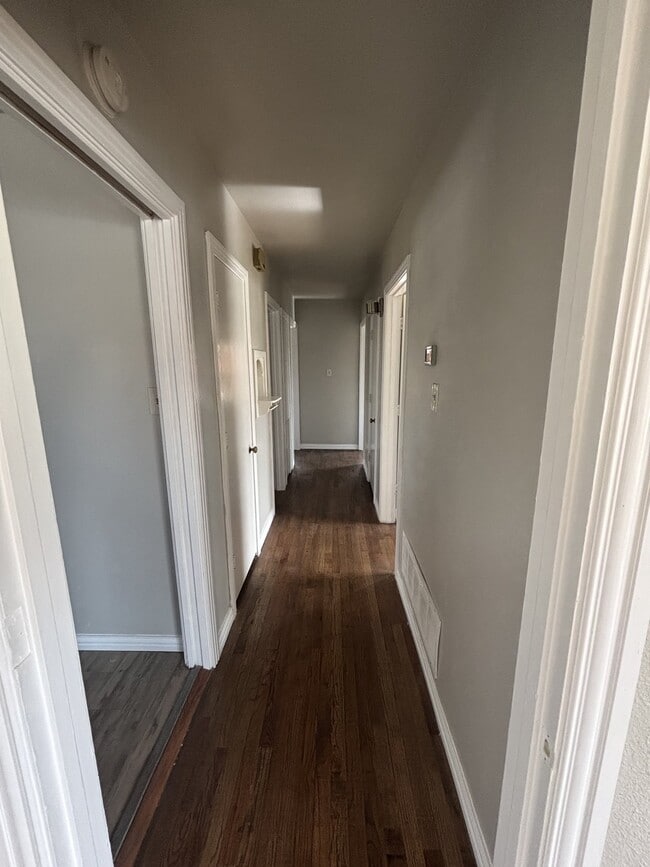 Foto del edificio - 206 E Belknap St