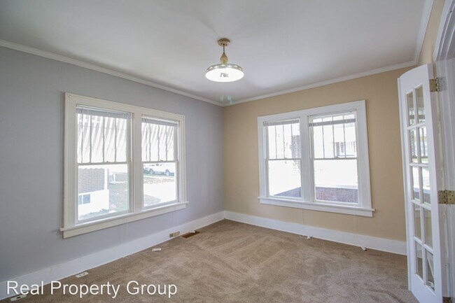 Building Photo - 4 br, 2 bath House - 1502 Rosemary Ln